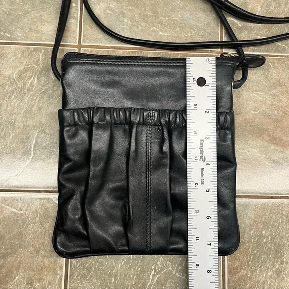 Vintage ILI New York Black Leather Crossbody Bag - Picture 11 of 11